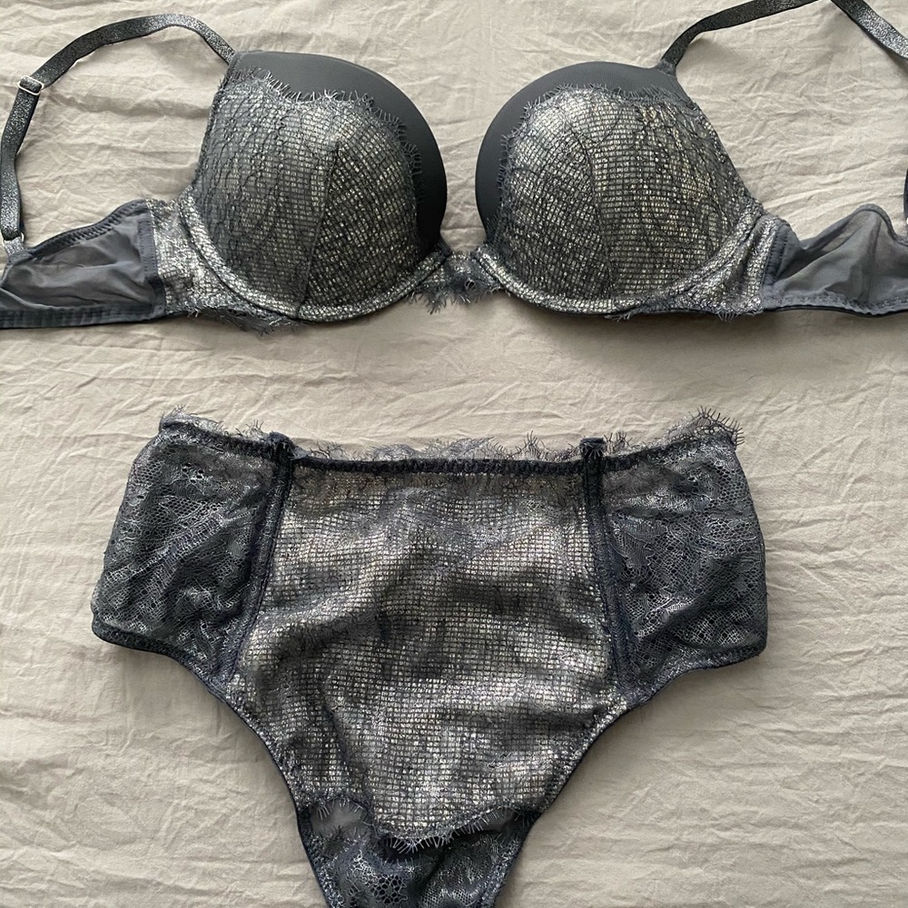 Victoria secret set 32D